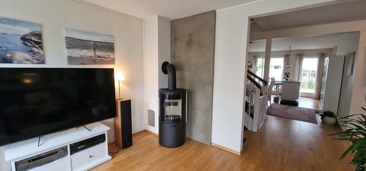 Aduro vedovn montert med toppmontert røykrør