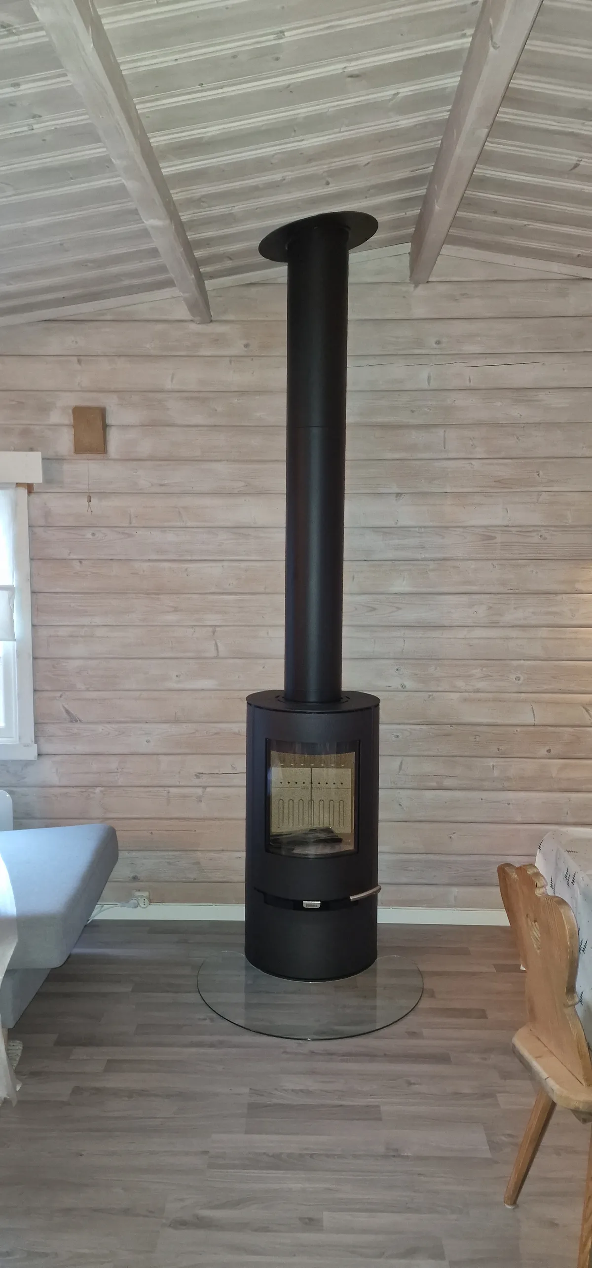 Isolert stålpipe på liten hytte i Fredrikstad