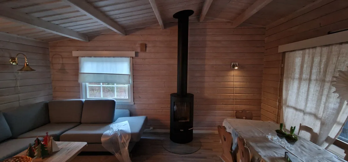 Isolert stålpipe toppmontert på vedovn i Fredrikstad