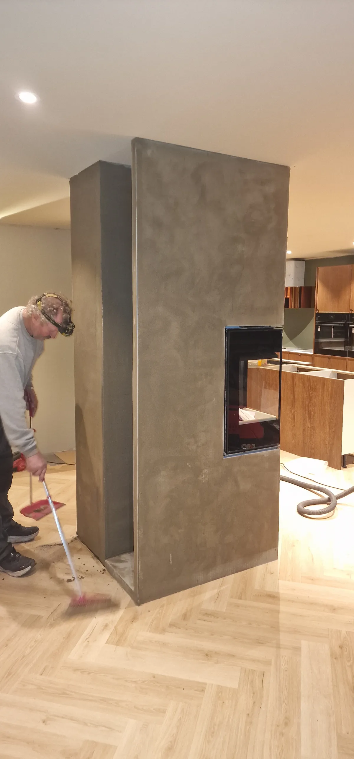 Peisinnsats med vednisje bak