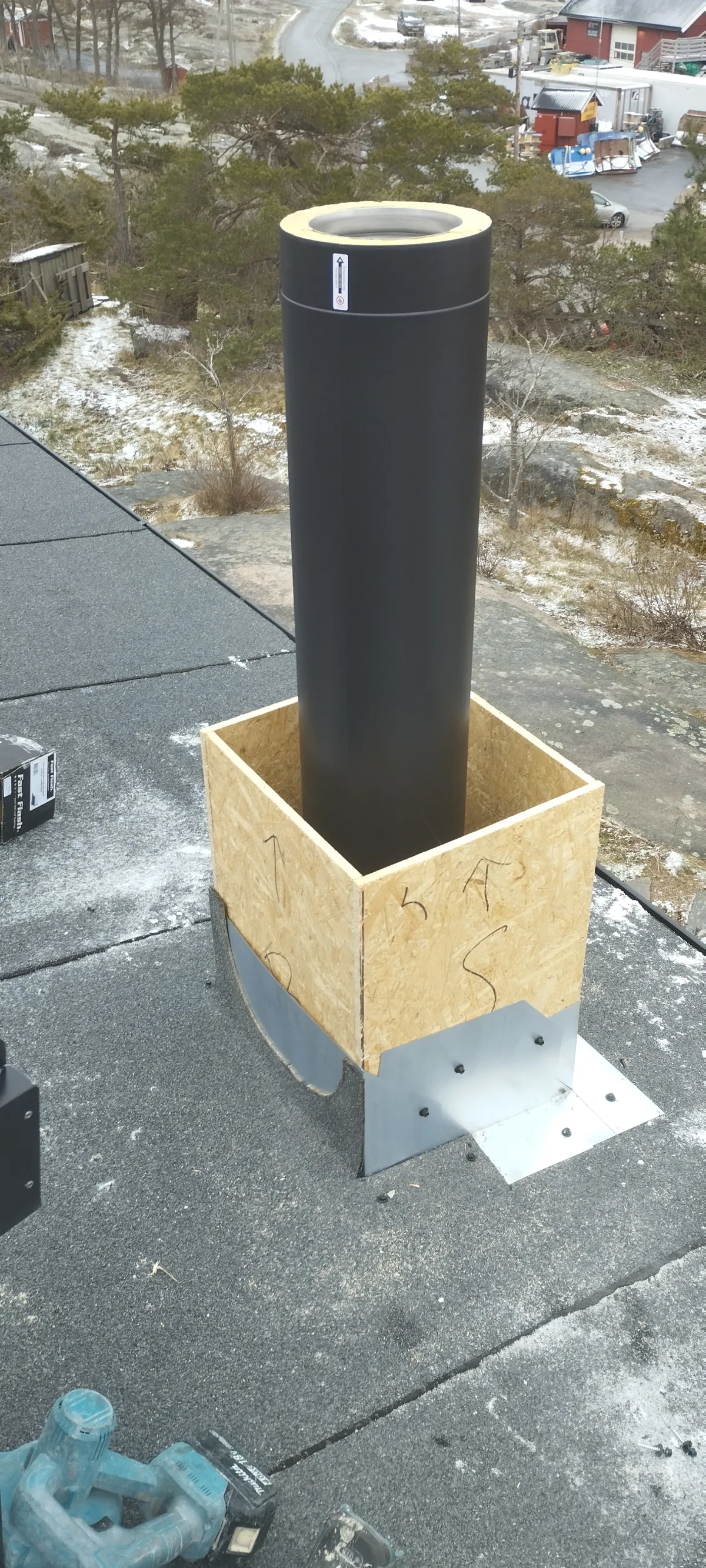 Trekasse til stålpipe for firkantet beslag